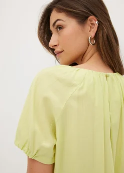 Blusa de tejido arrugado estructurado
