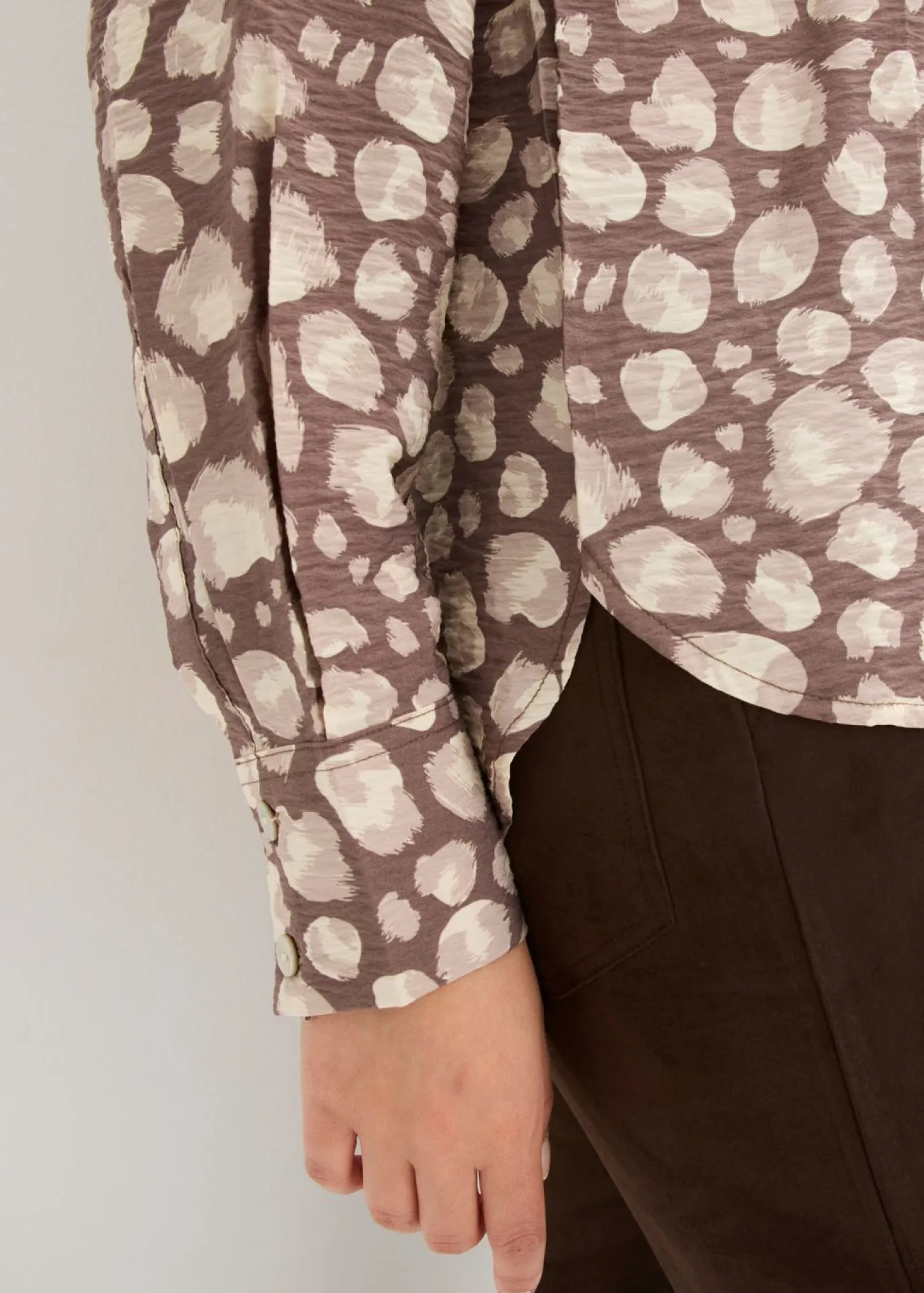 Blusa de viscosa con mangas tipo murciélago