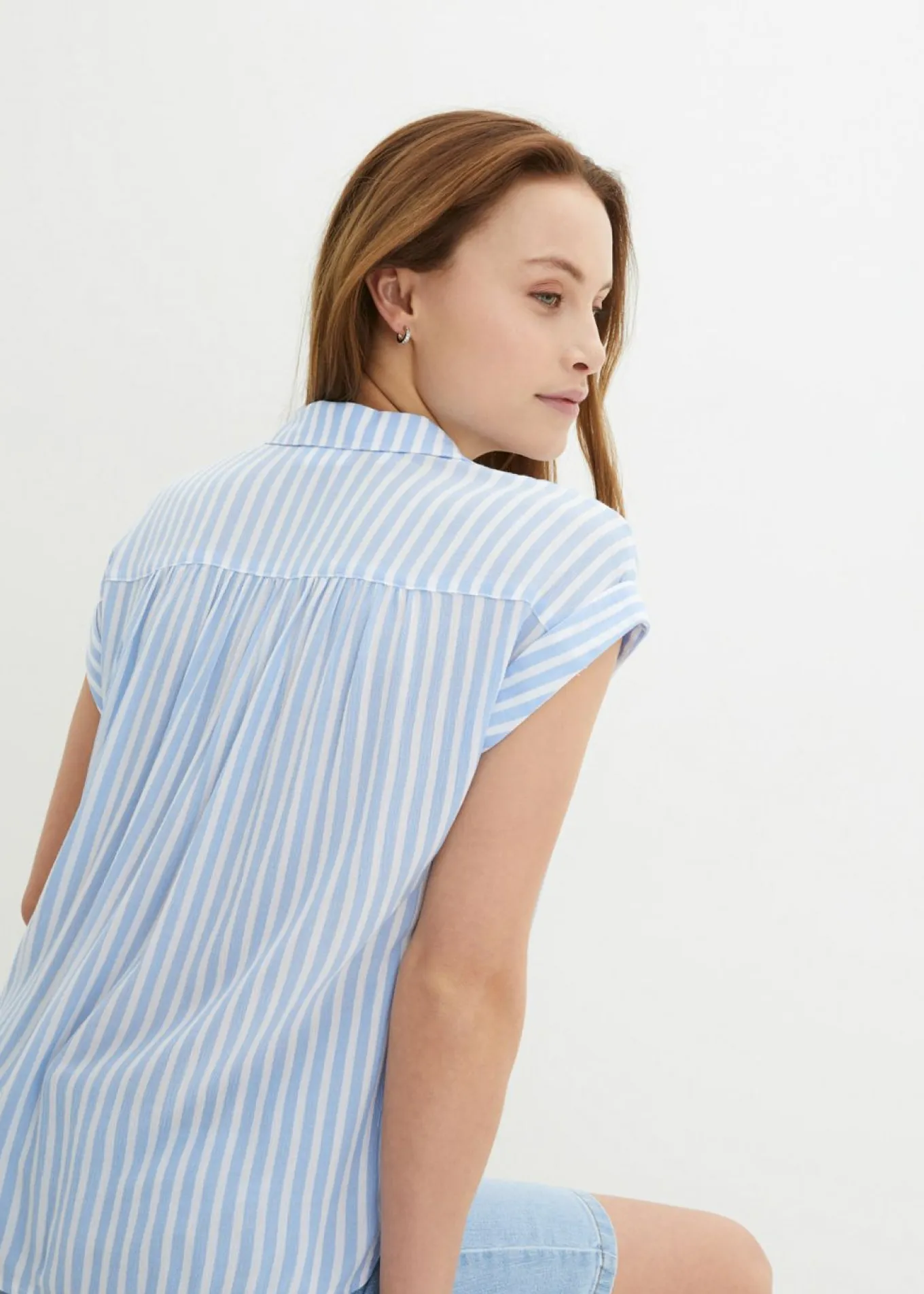 Blusa de viscosa fluida con manga corta