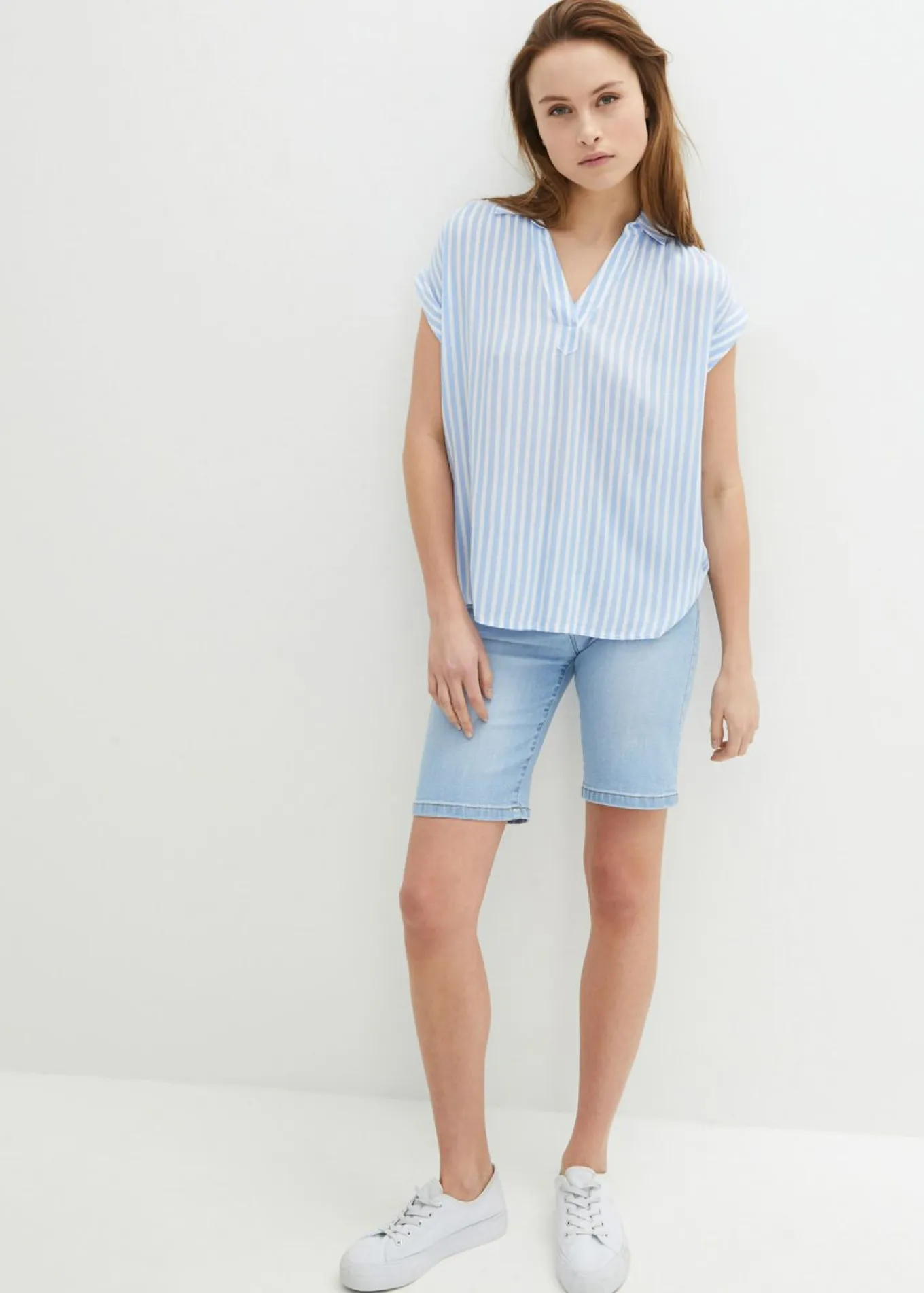 Blusa de viscosa fluida con manga corta