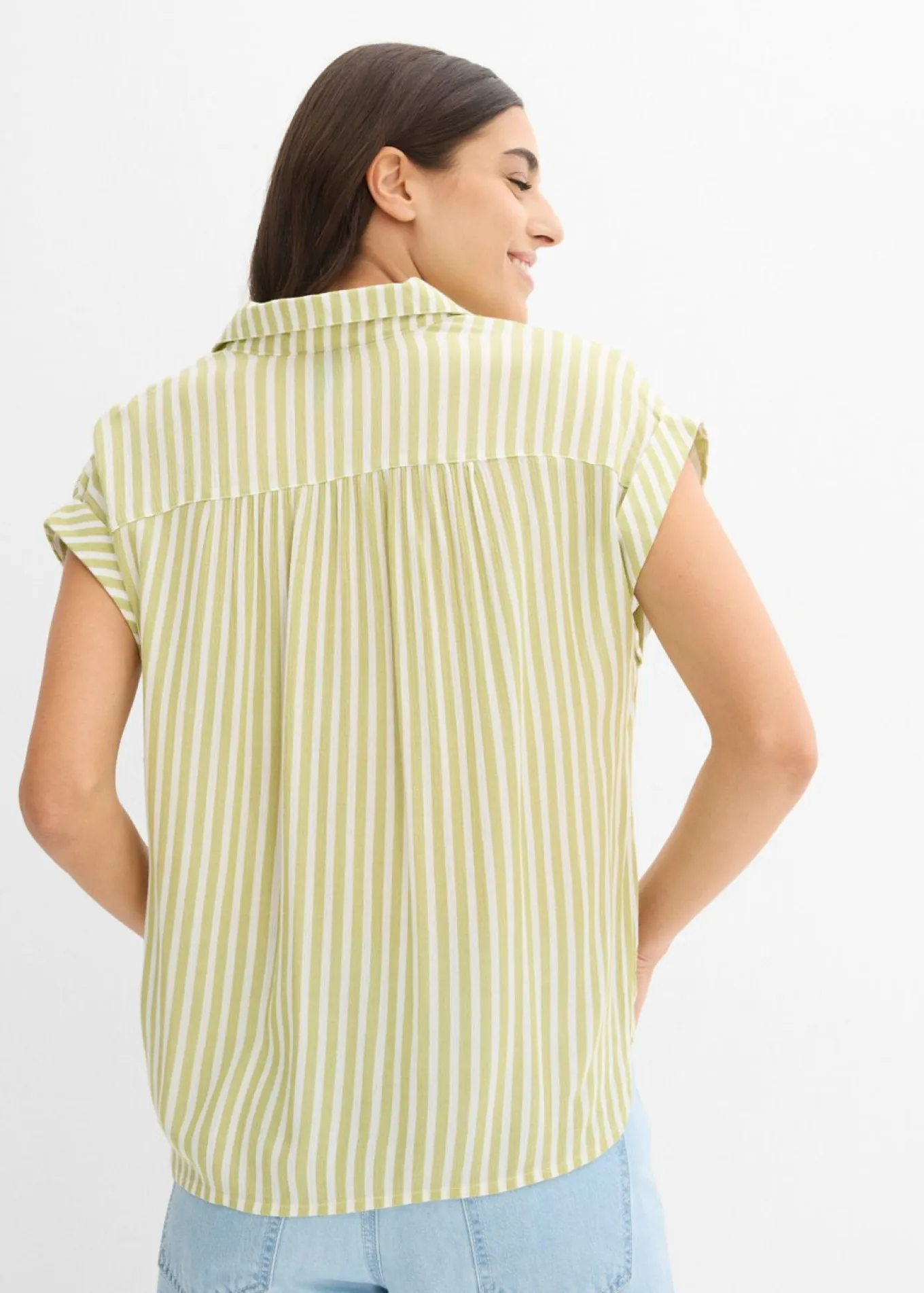 Blusa de viscosa fluida con manga corta