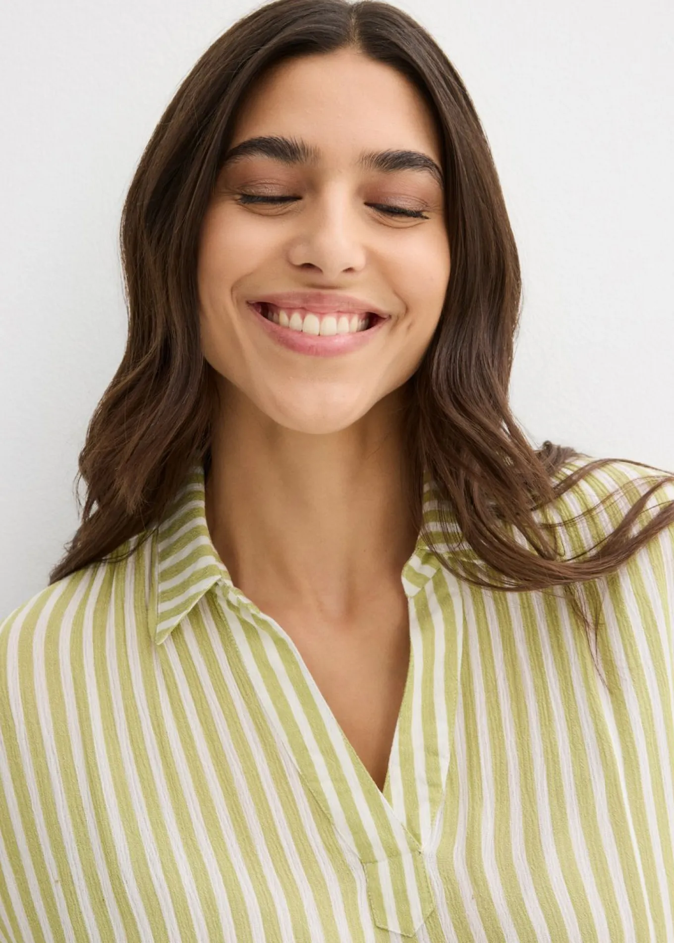 Blusa de viscosa fluida con manga corta