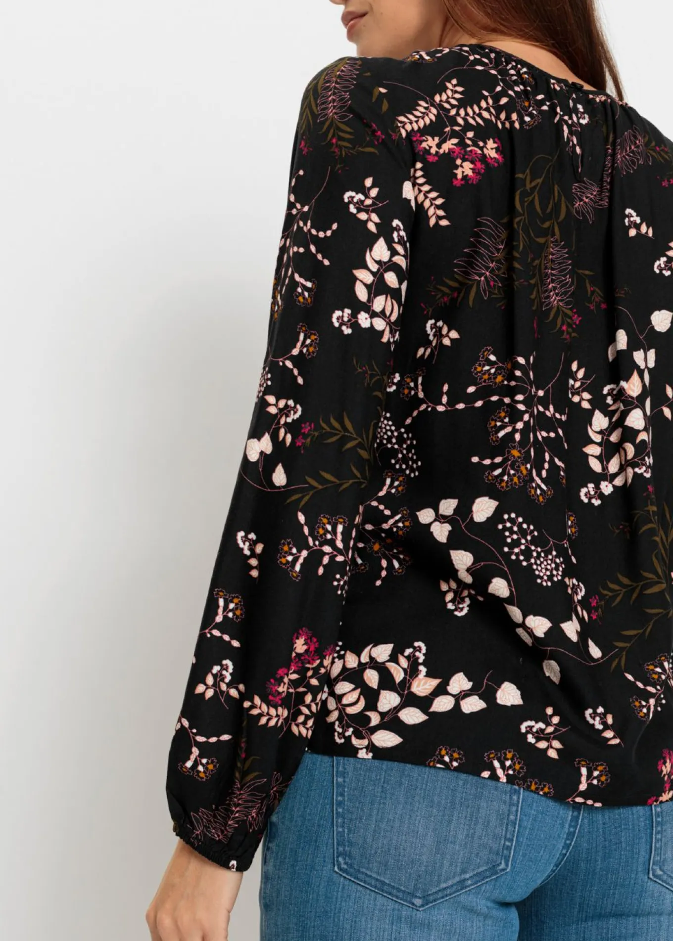 Blusa de viscosa sostenible
