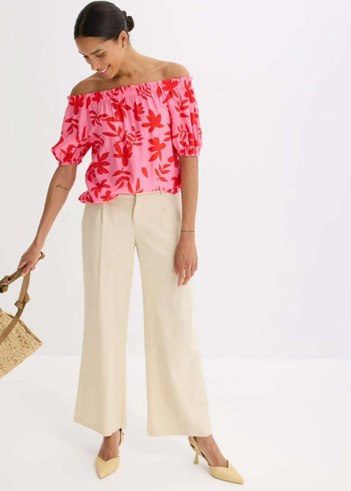 Blusa estampada de mezcla de viscosa fina con escote bañera