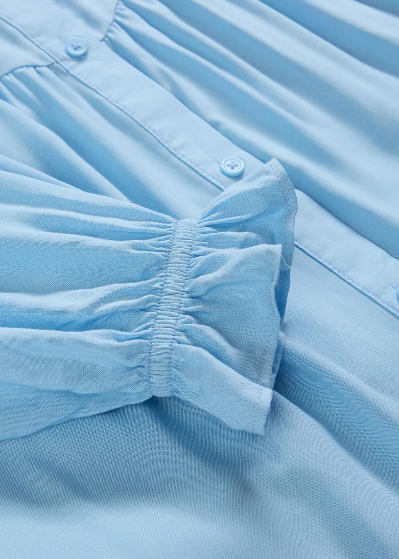 Blusa estilo prairie de viscosa fluida