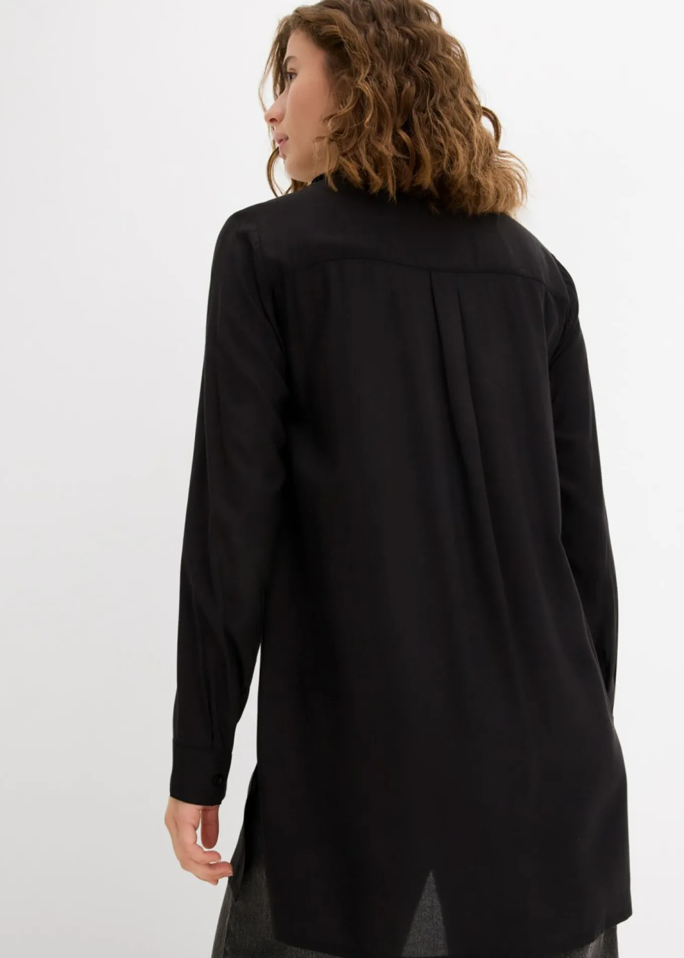 Blusa larga con abertura de viscosa fluida