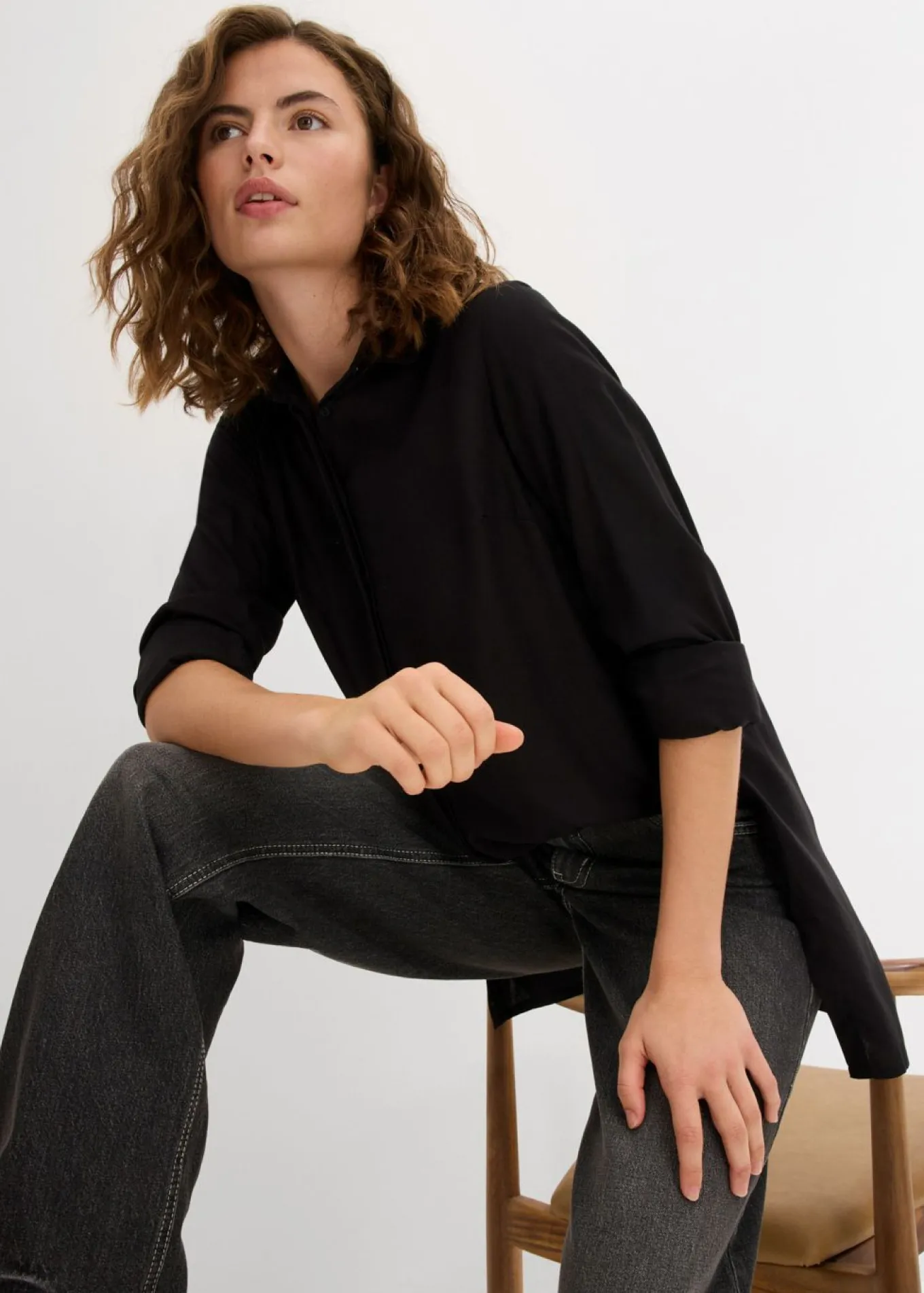Blusa larga con abertura de viscosa fluida