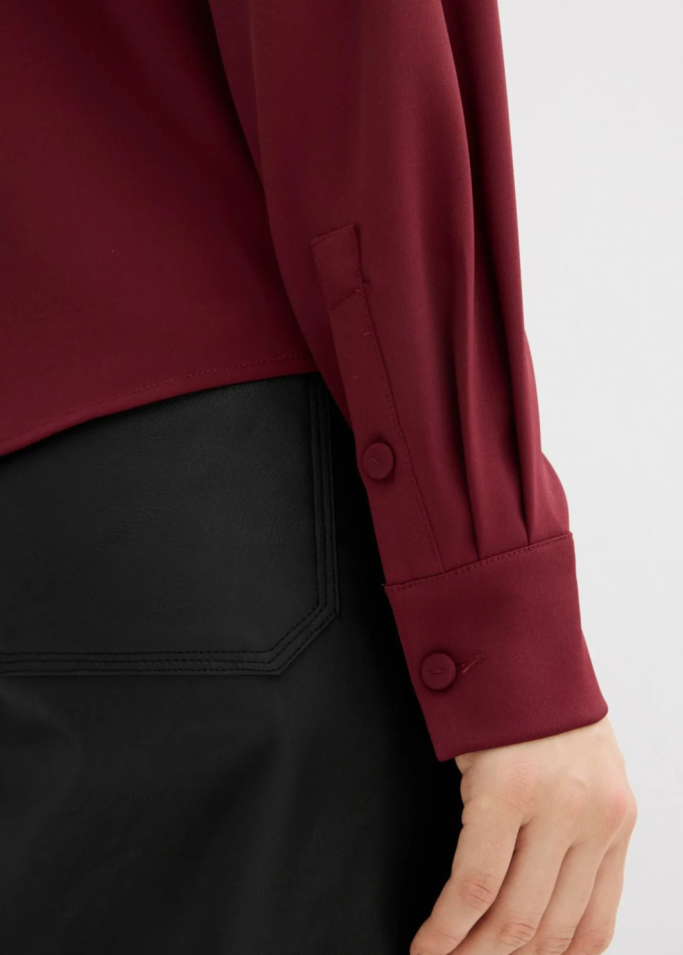 Blusa ligeramente brillante