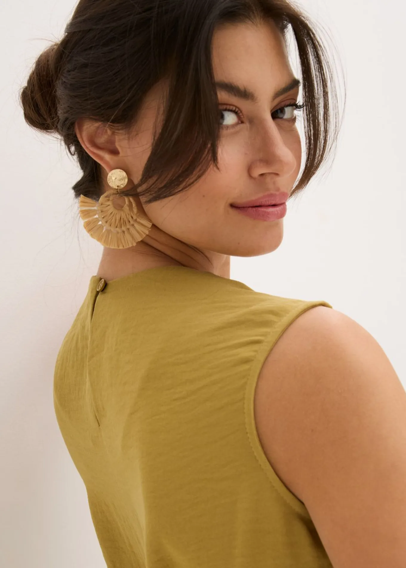 Blusa sin mangas con nudos