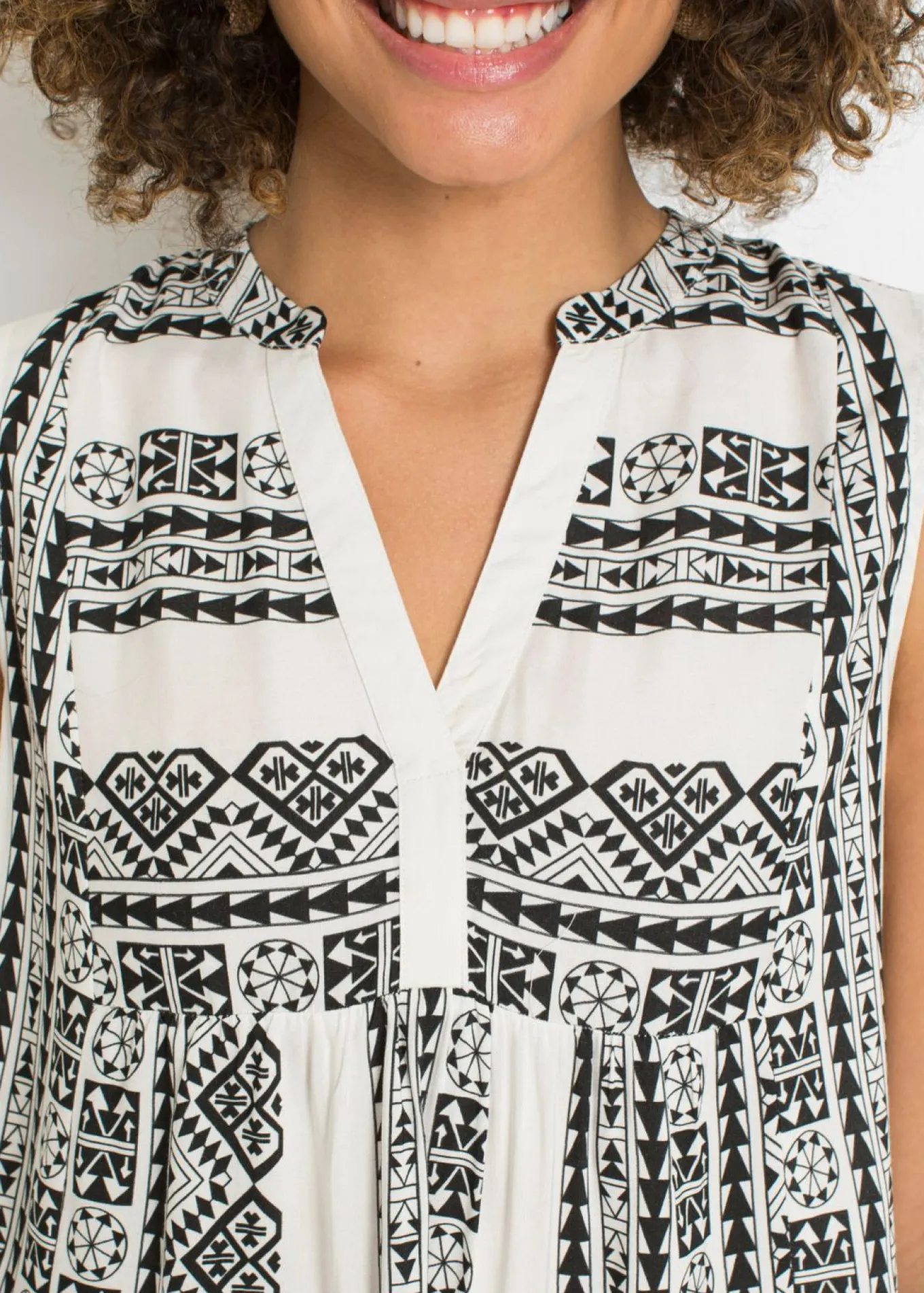 Blusa sin mangas de viscosa suave
