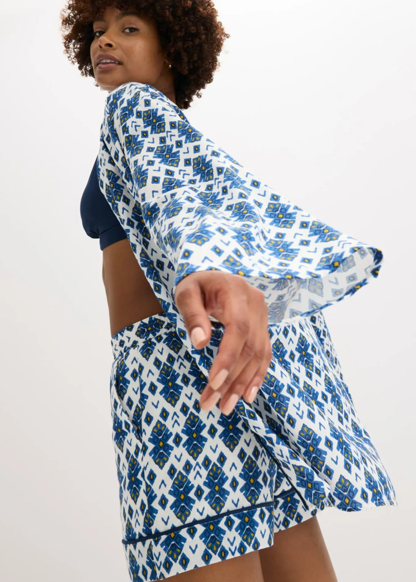 Blusa tipo kimono
