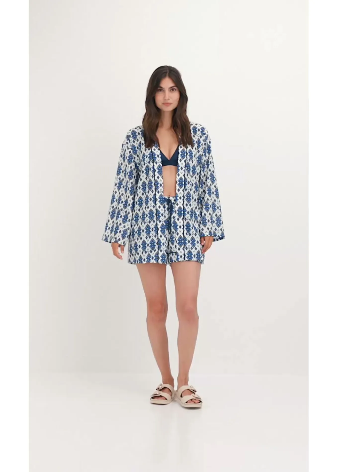 Blusa tipo kimono