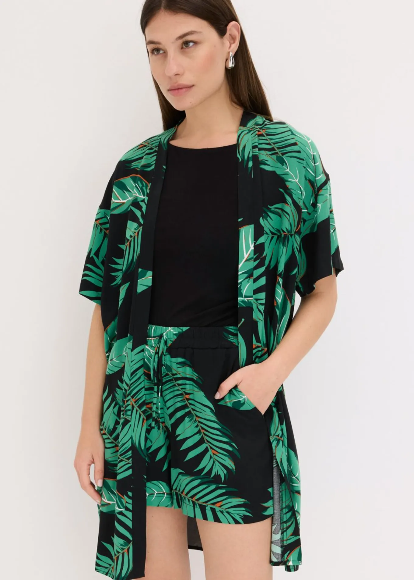 Blusa tipo kimono de viscosa fluida