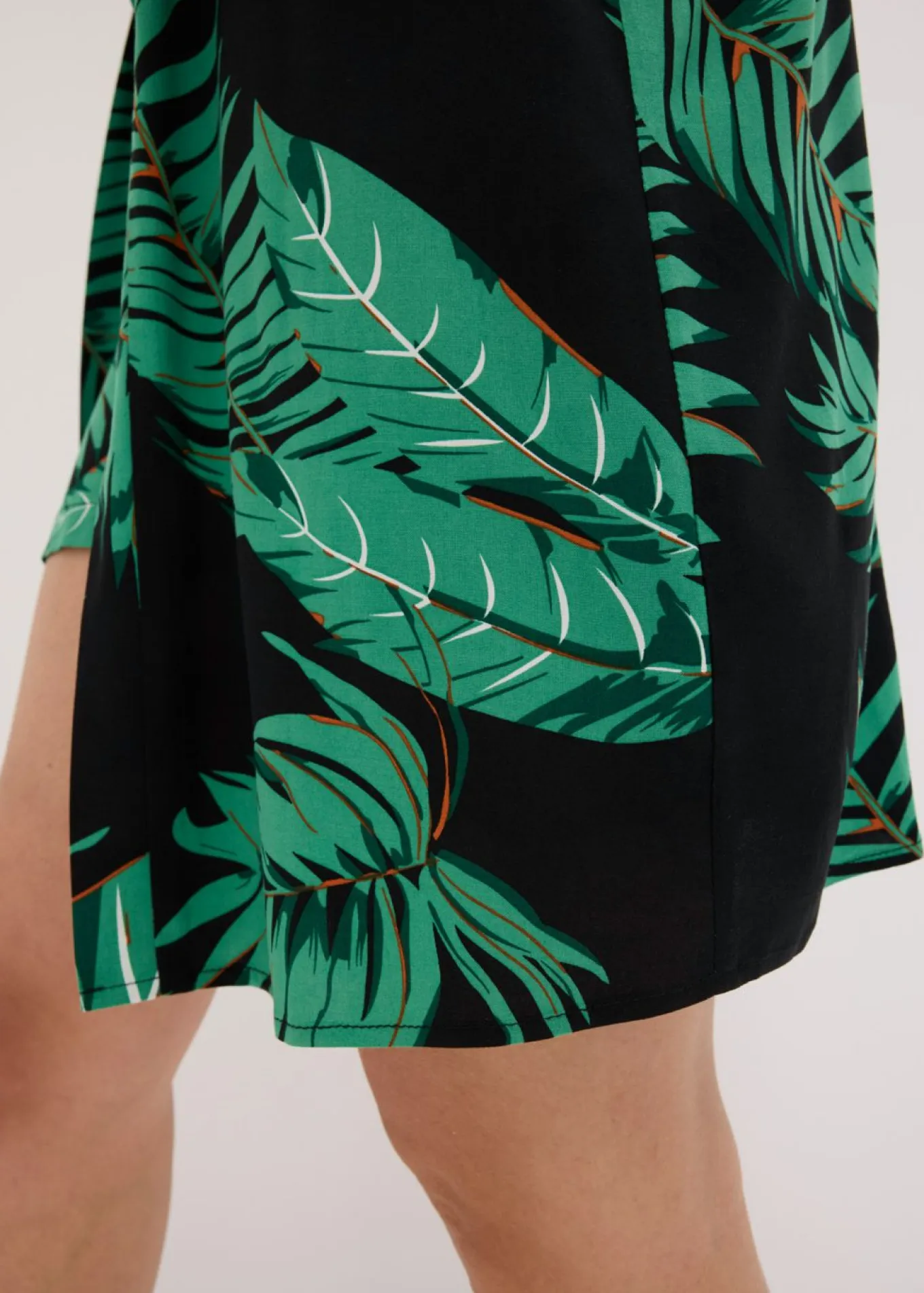 Blusa tipo kimono de viscosa fluida