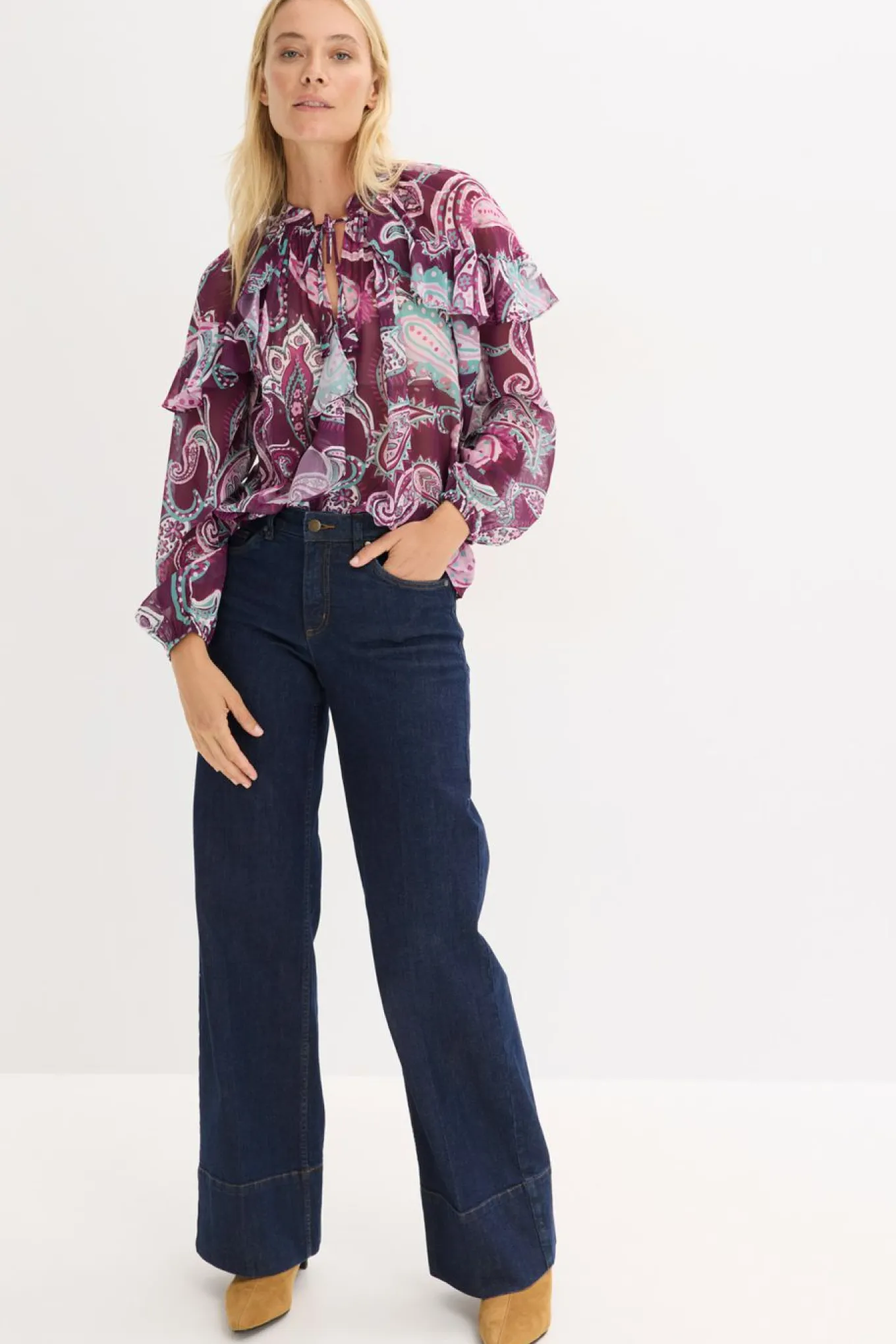 Blusa tipo túnica con volantes