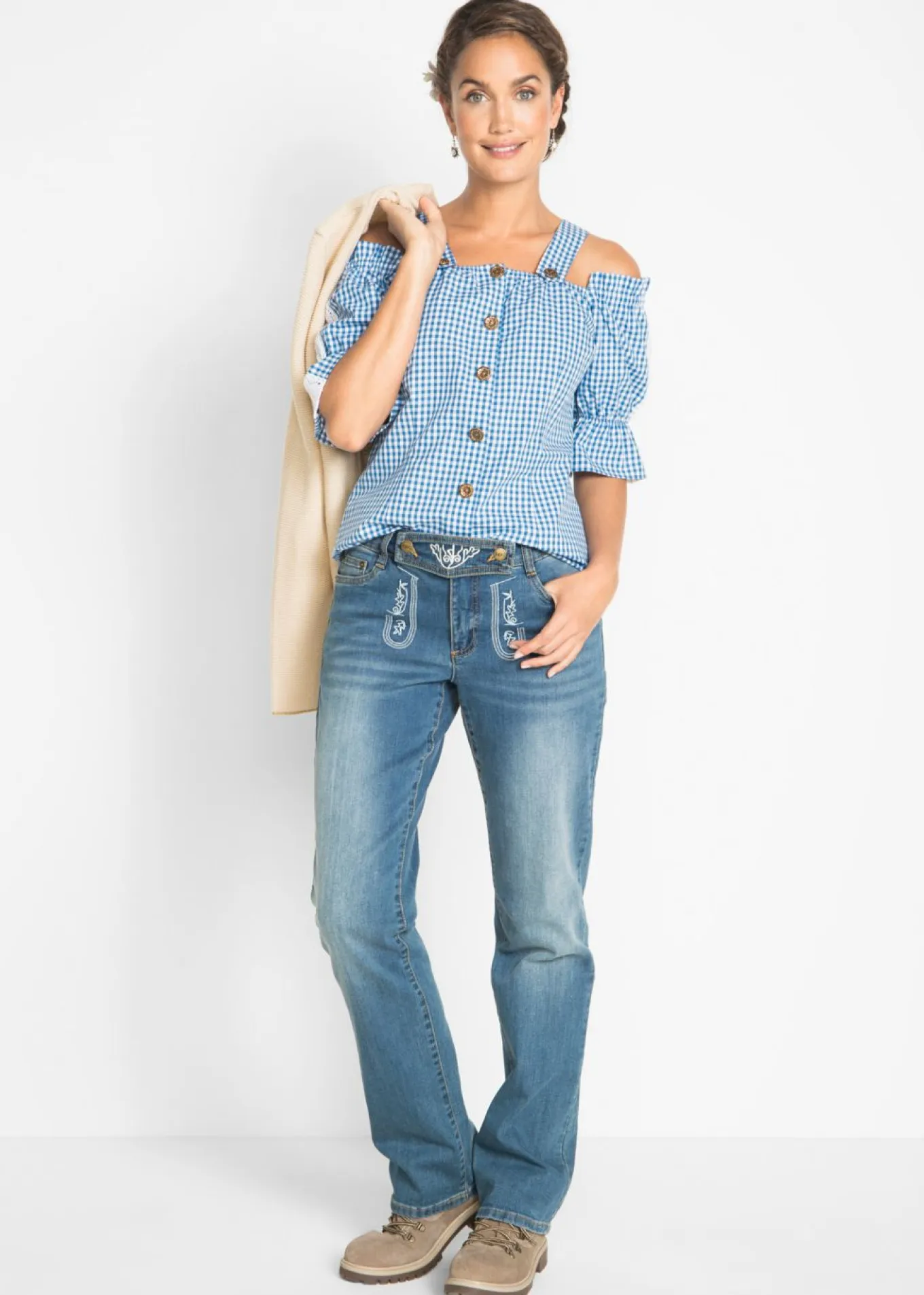 Blusa tradicional con media manga