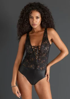 Body con abertura y aspecto mojado