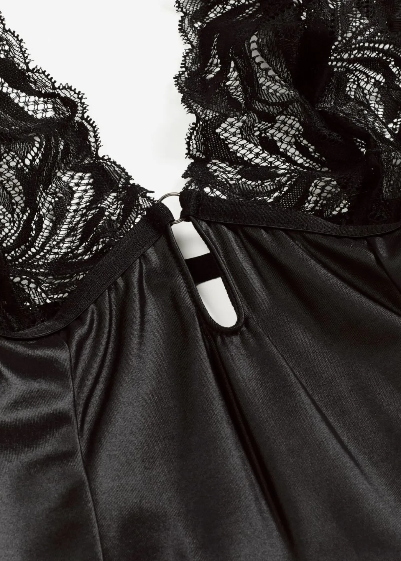 Body con efecto mojado y tirantes desmontables