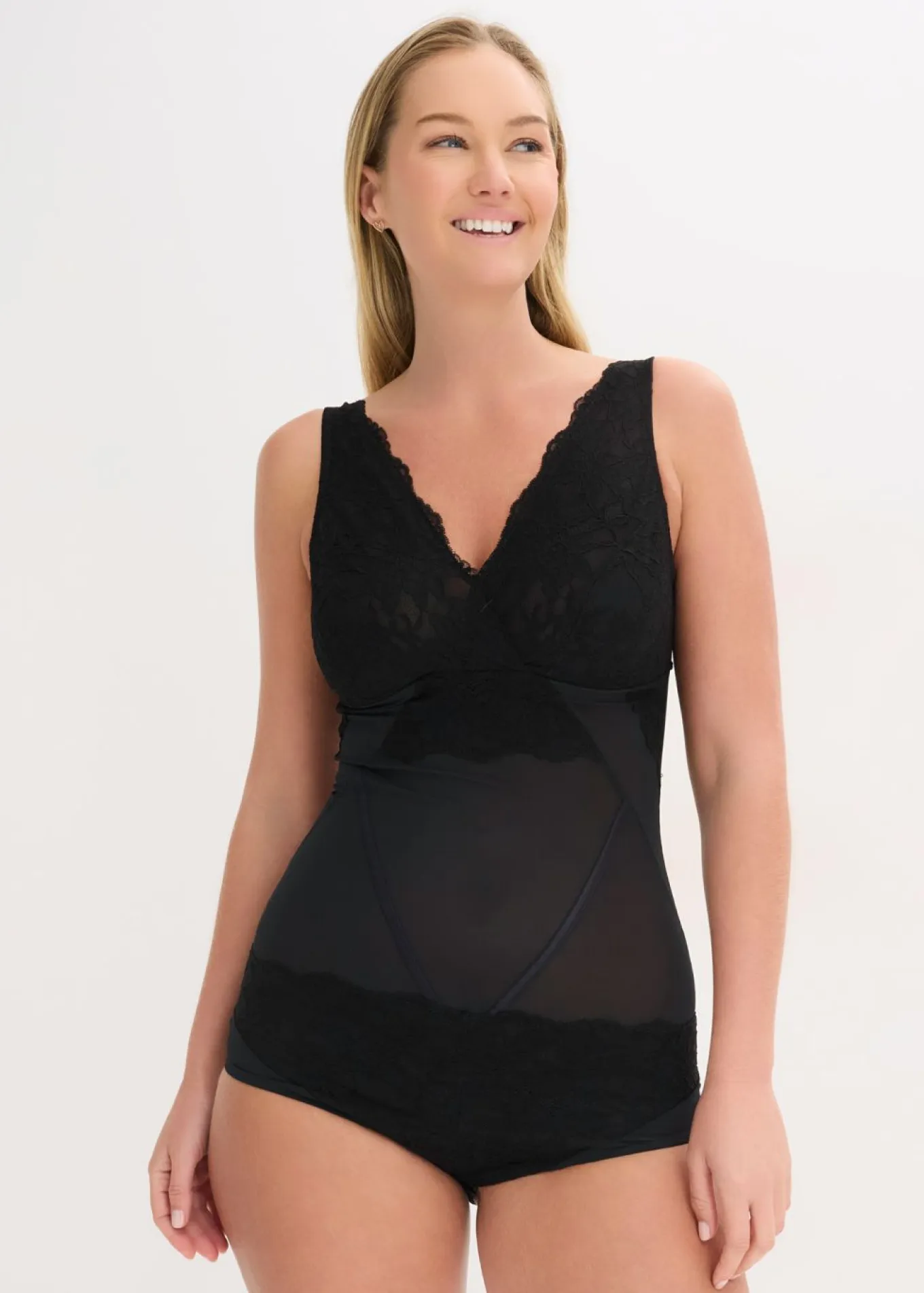 Body con ligero efecto moldeador y encaje
