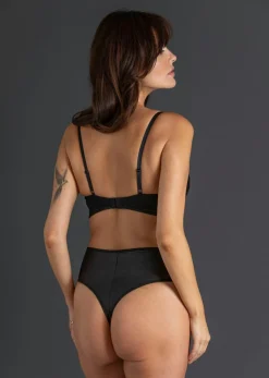 Body con tanga con abertura y efecto mojado