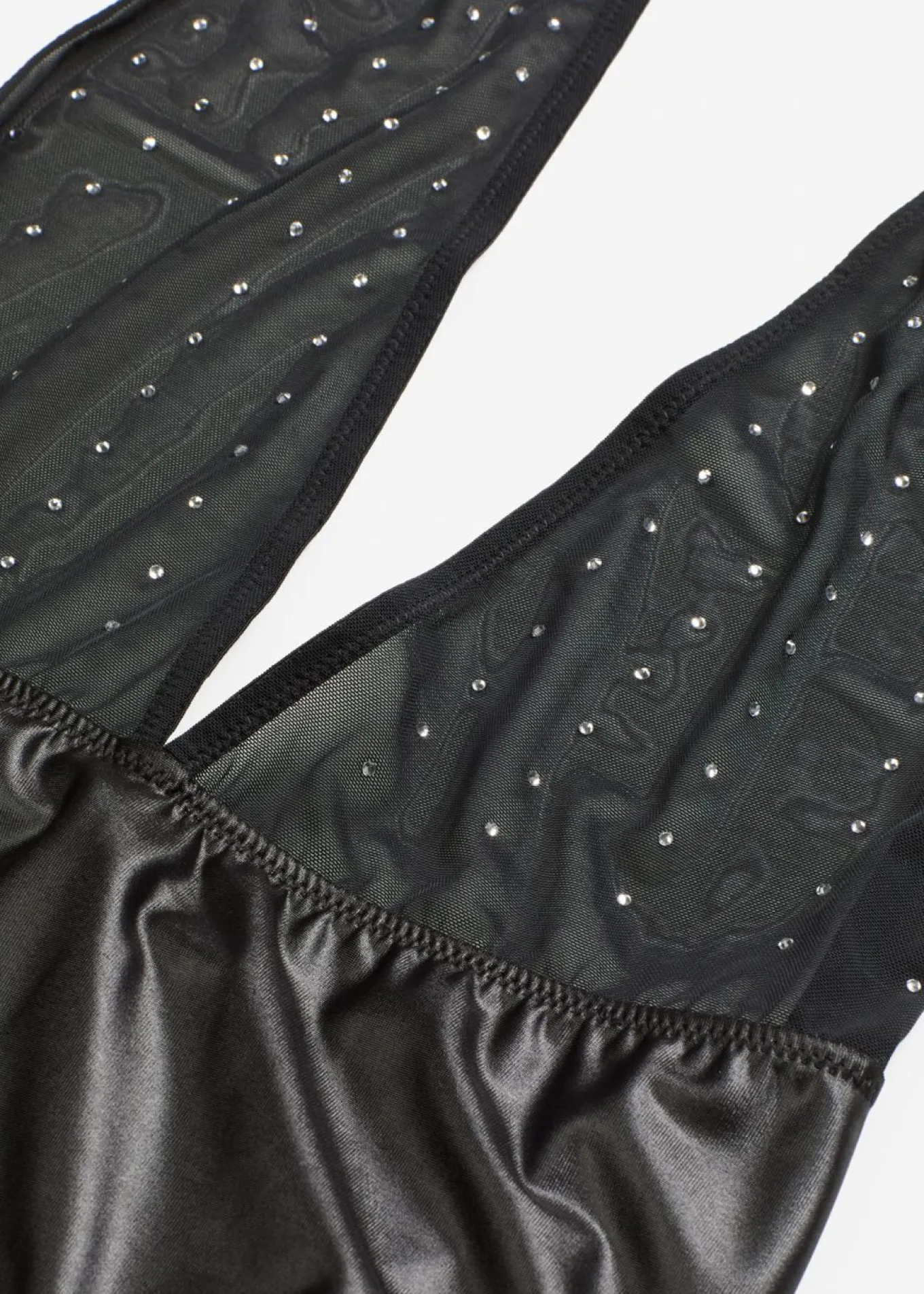 Body de tanga con piedras brillantes