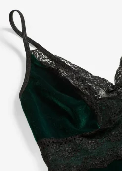 Body de terciopelo con abertura