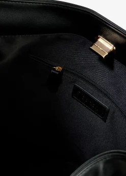 Bolso bandolera con detalle de correa
