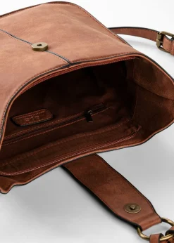 Bolso bandolera con detalle de hebilla decorativa