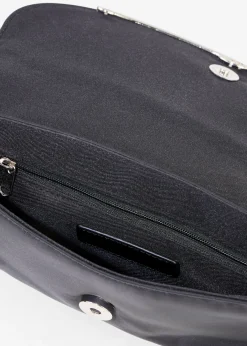 Bolso clutch con decoración de pedrería