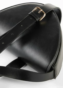Bolso de estilo bandolera con aspecto asimétrico