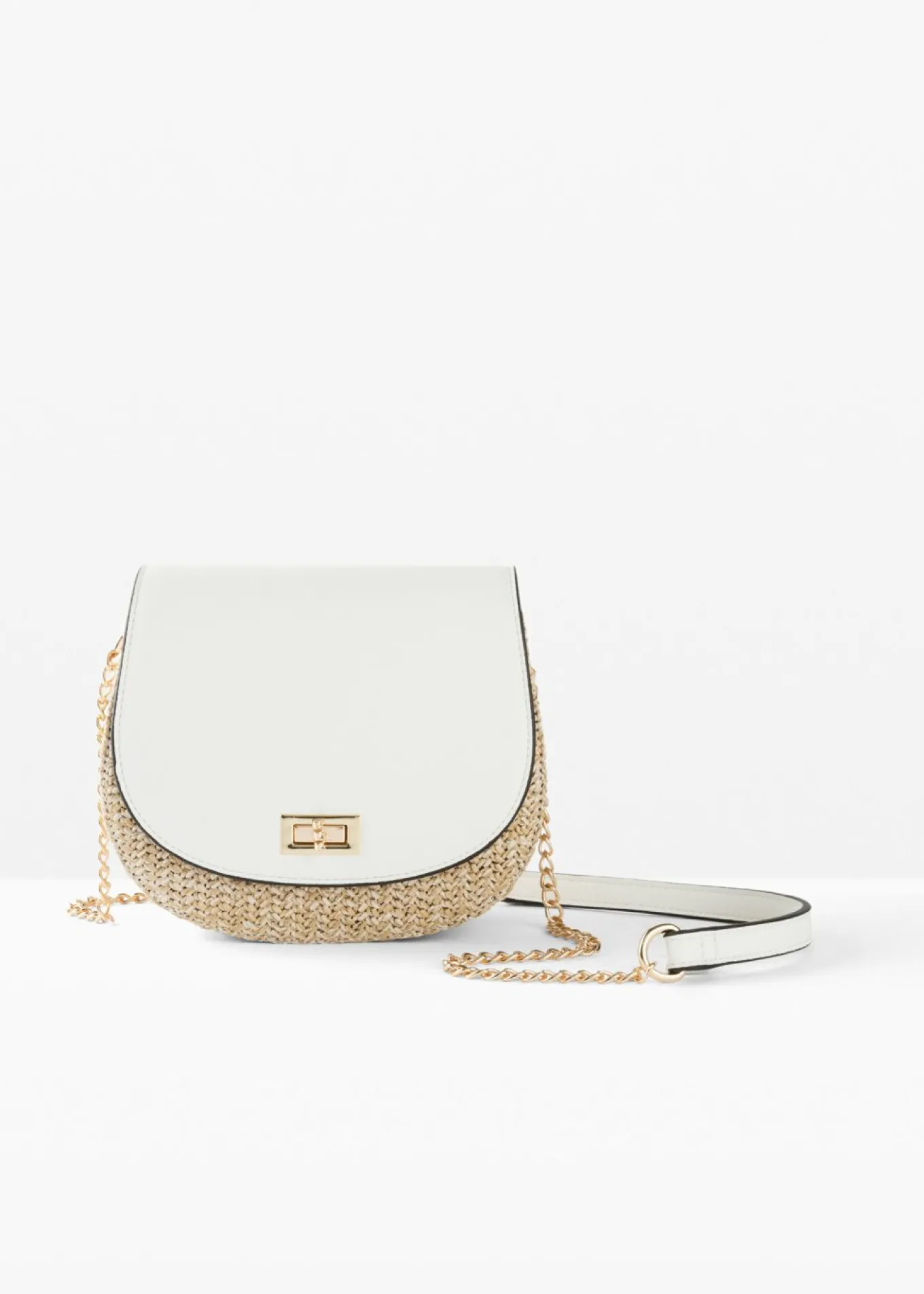 Bolso de estilo bandolera de paja
