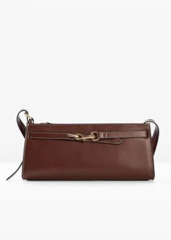 Bolso de estilo bandolera con detalle de hebilla