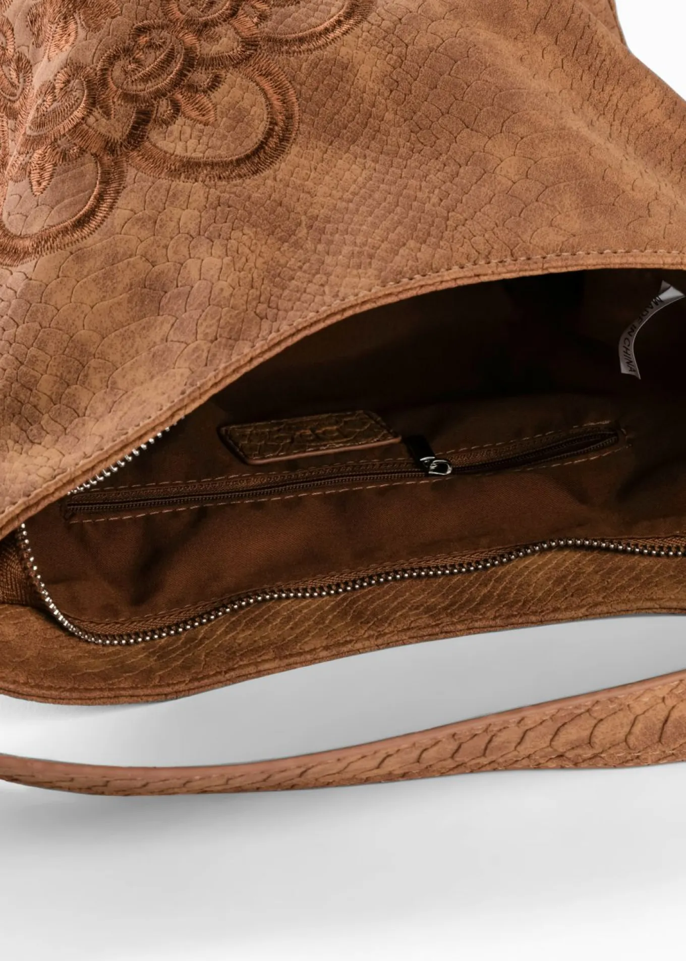 Bolso de mano con bordado
