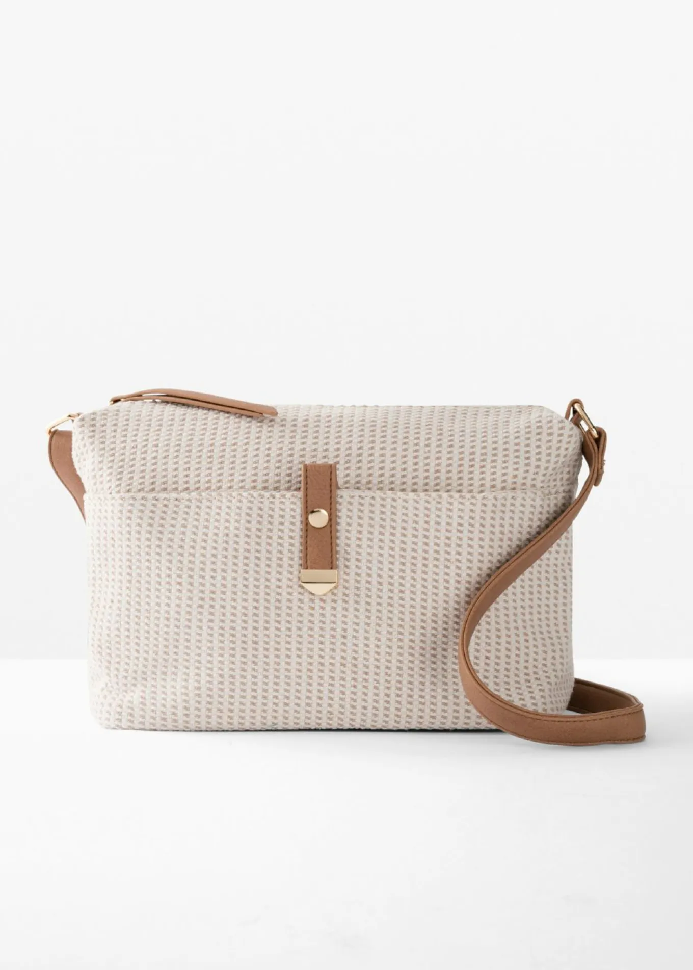 Bolso de tela con detalles