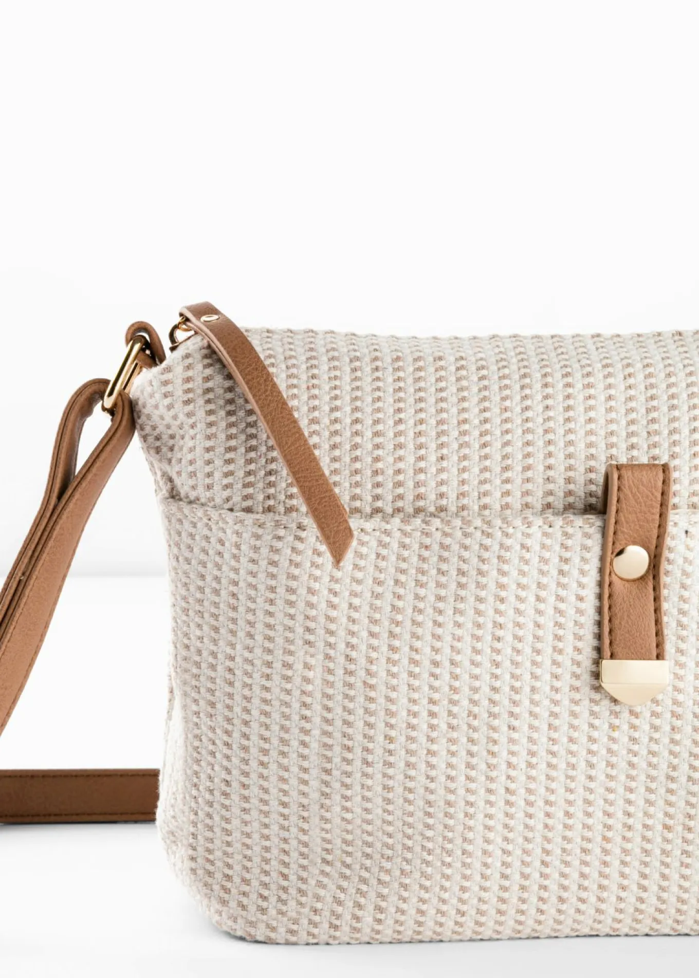 Bolso de tela con detalles