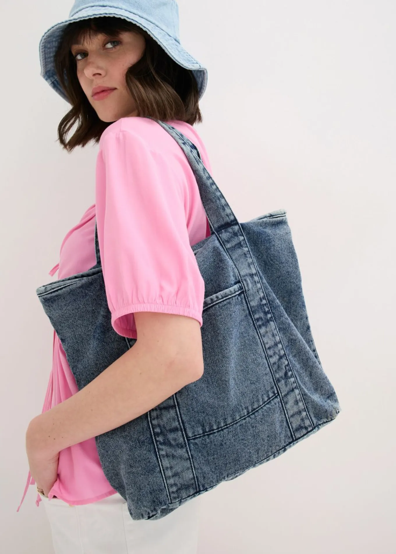 Bolso vaquero tipo shopper