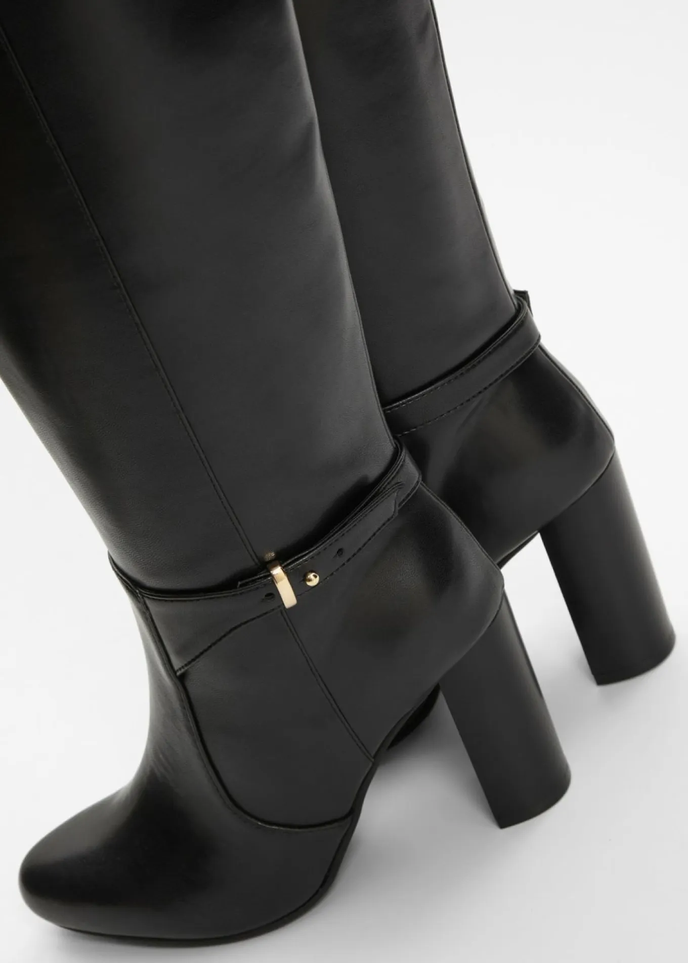 Botas