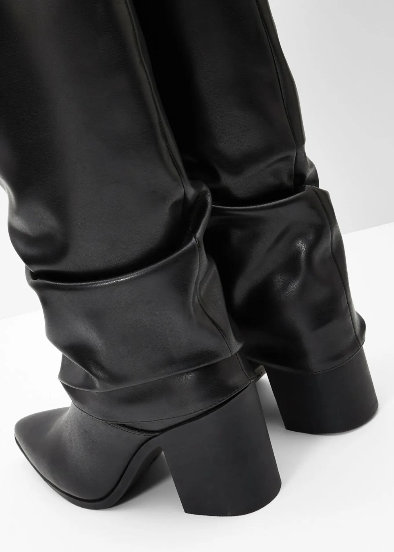 Botas