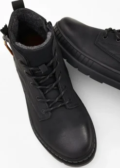 Botas Bugatti con cordones y suela perfilada