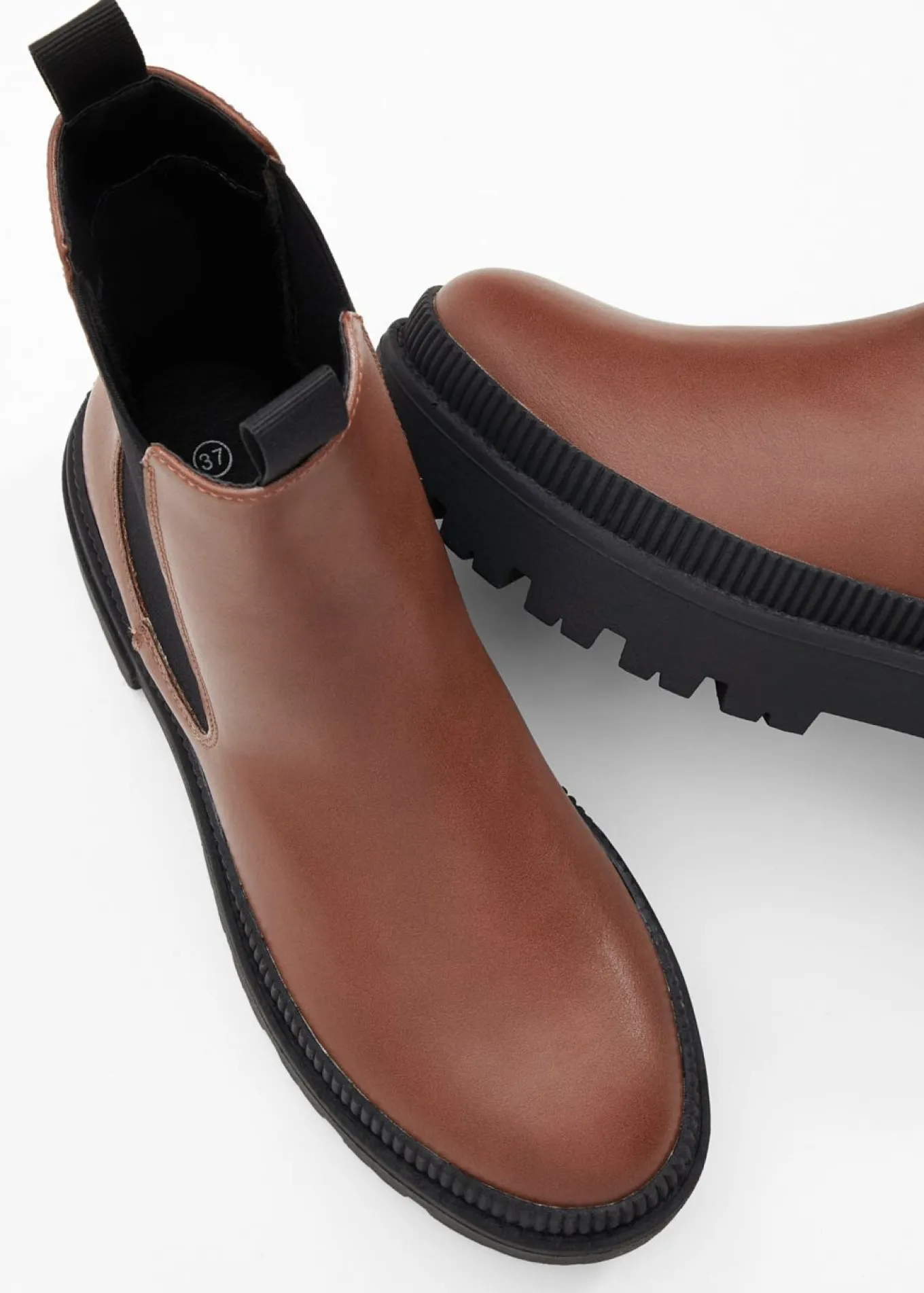 Botas Chelsea con suela perfilada