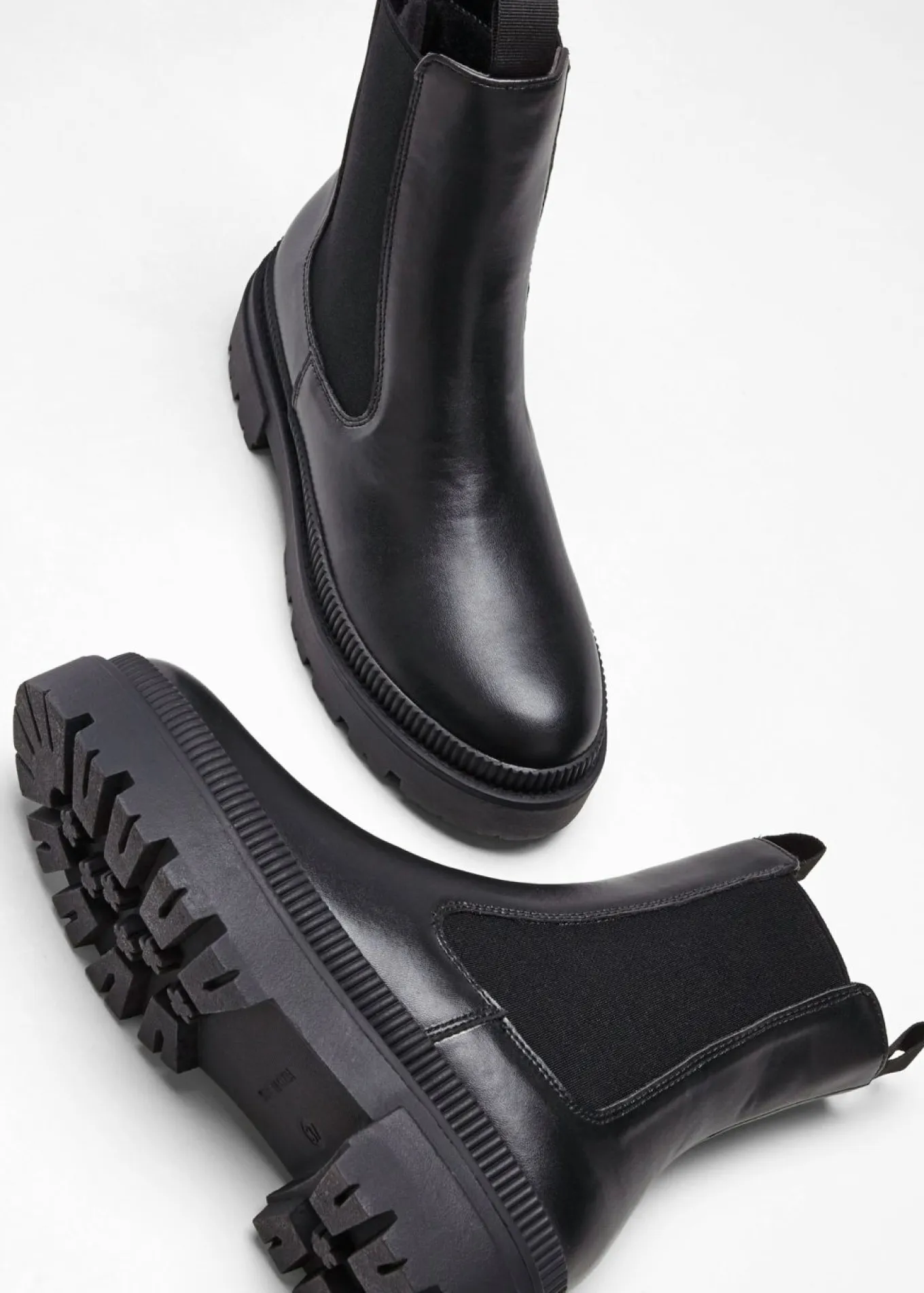 Botas Chelsea con suela perfilada