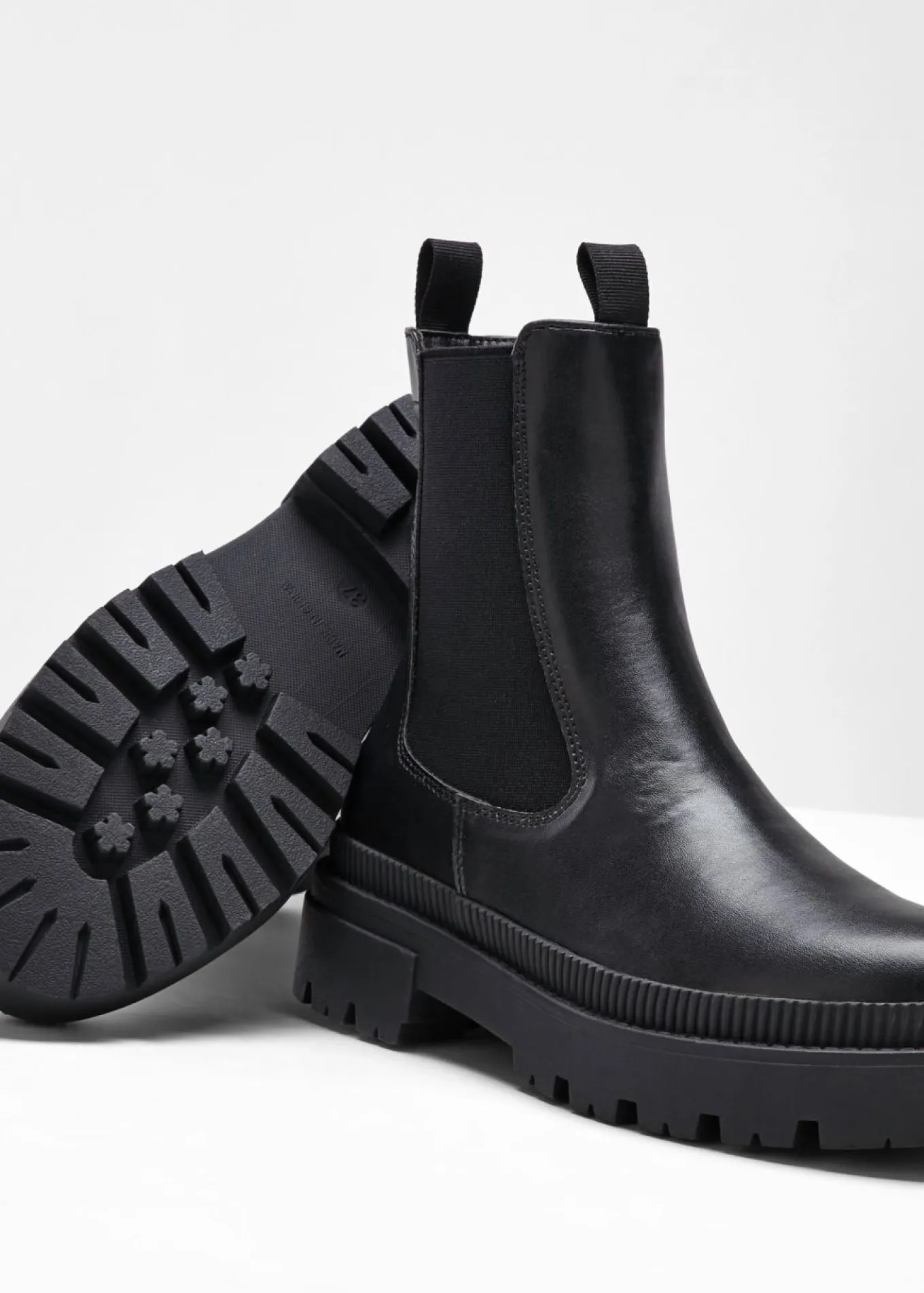 Botas Chelsea con suela perfilada