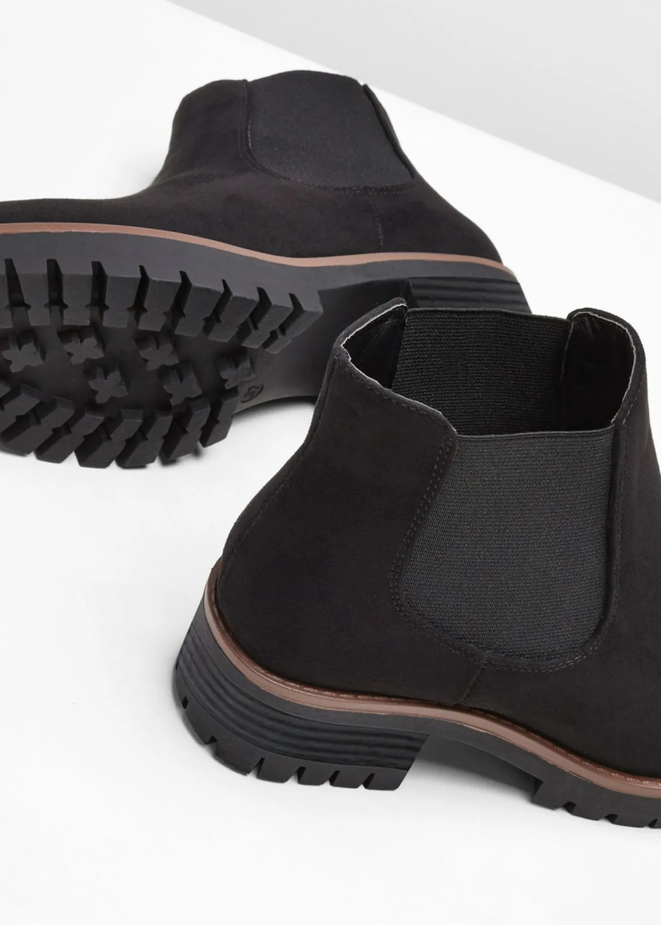 Botas Chelsea en suela perfilada