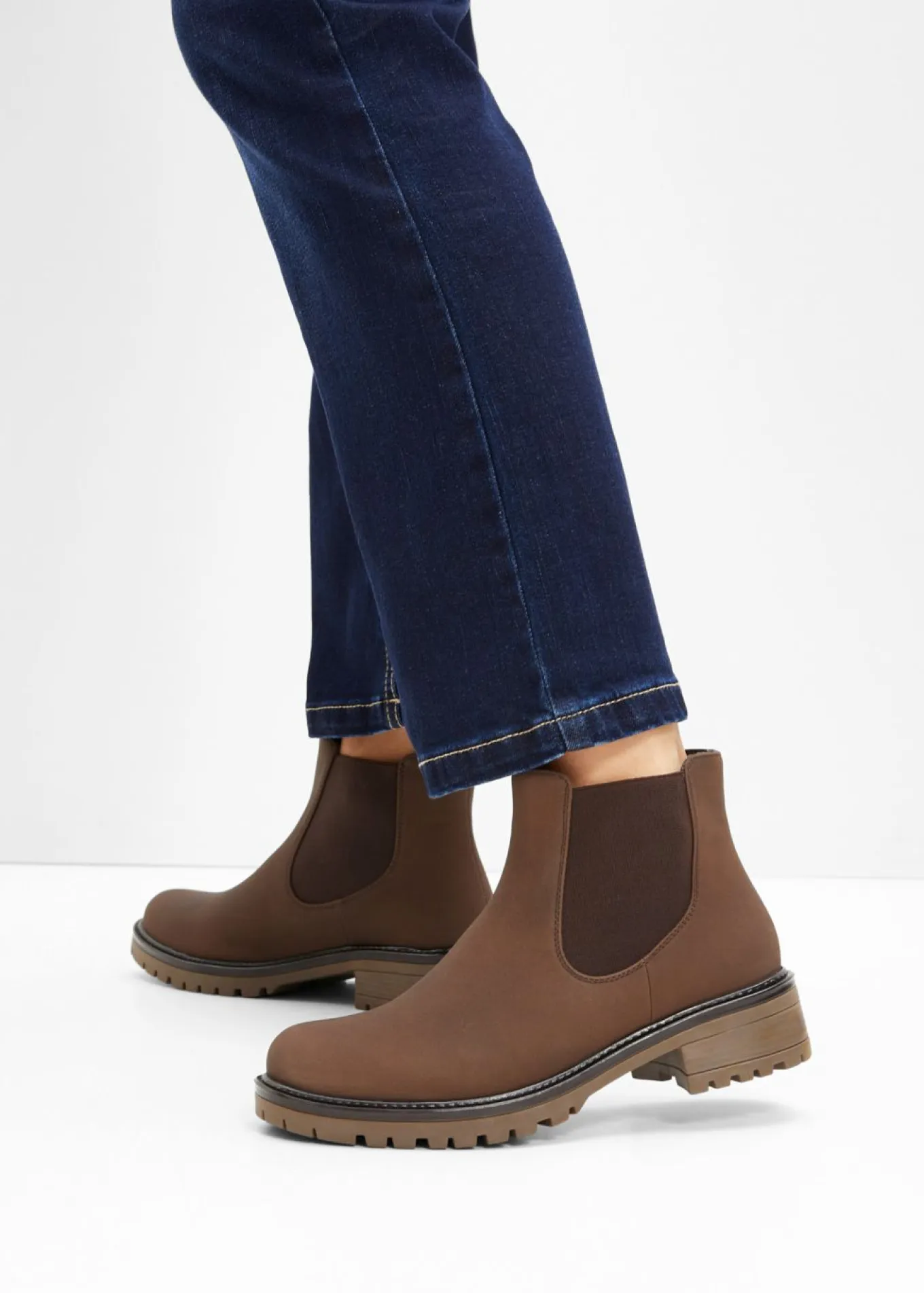Botas Chelsea en suela perfilada