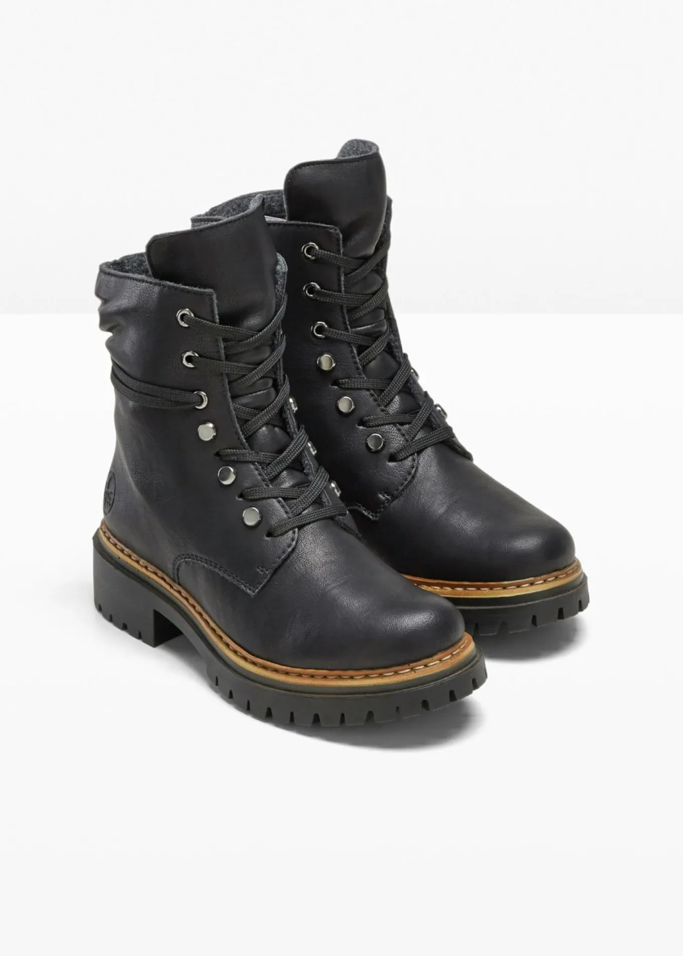 Botas cómodas, con cordones y forradas, de Rieker