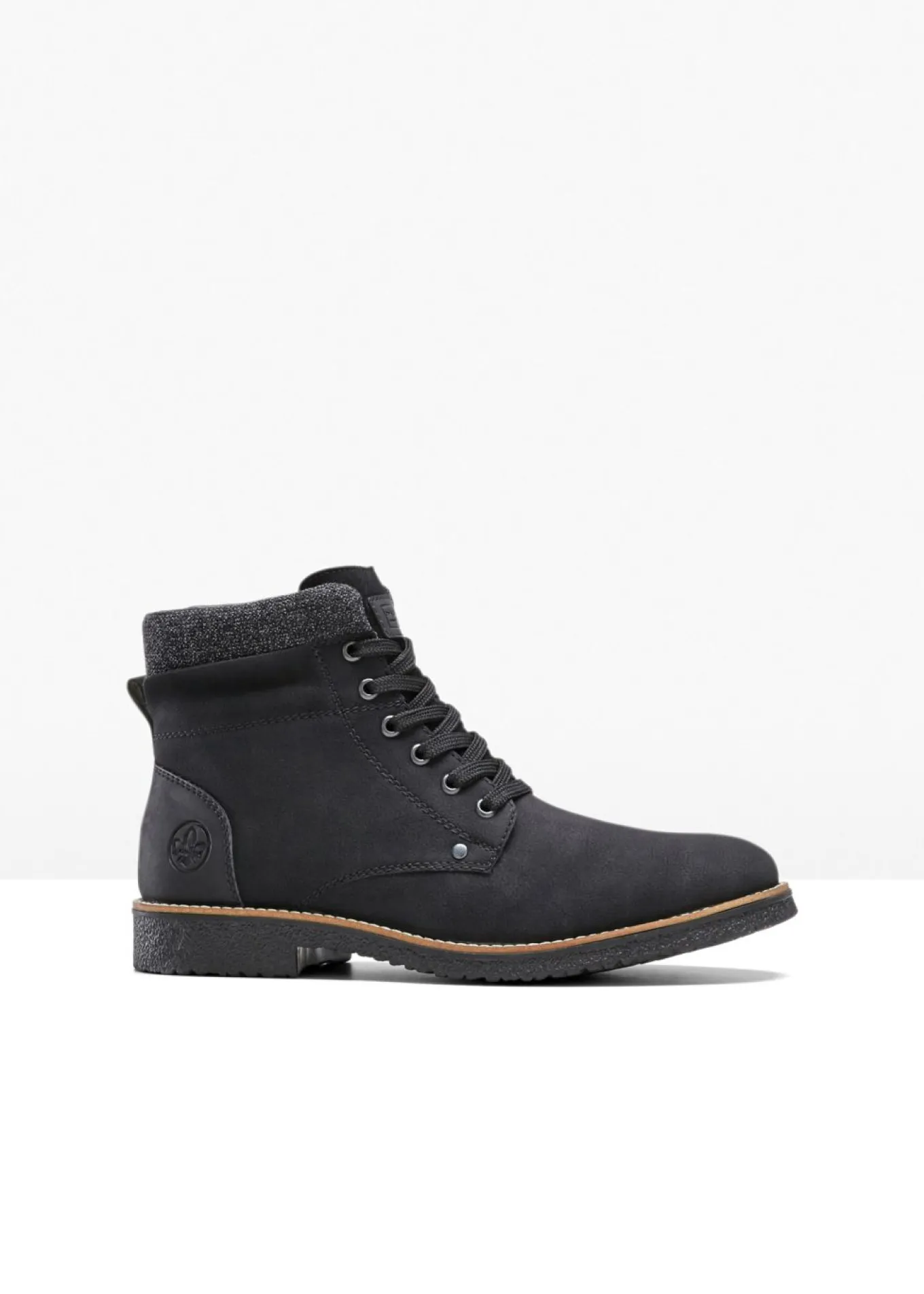 Botas con cordones