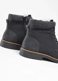 Botas con cordones