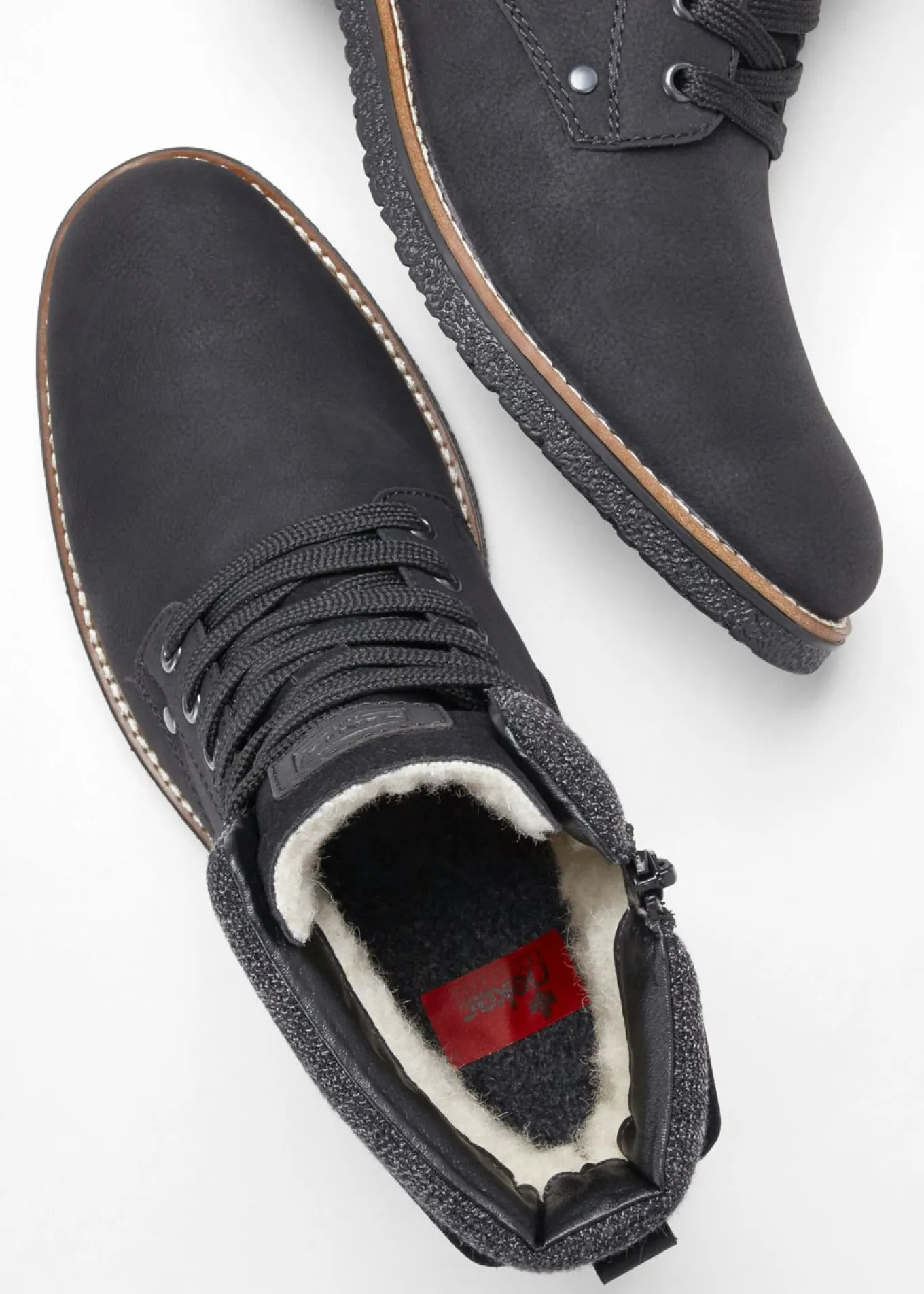 Botas con cordones