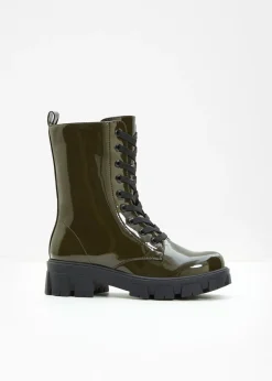 Botas con cordones y aspecto lacado