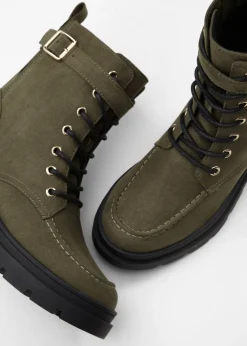 Botas con cordones y hebilla